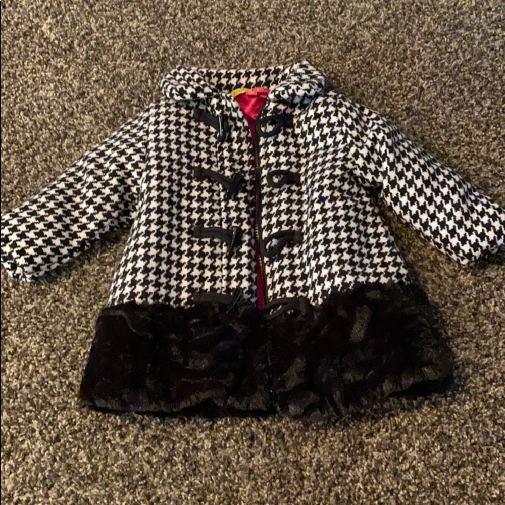 Girls black/white houndstooth jacket w pink liner